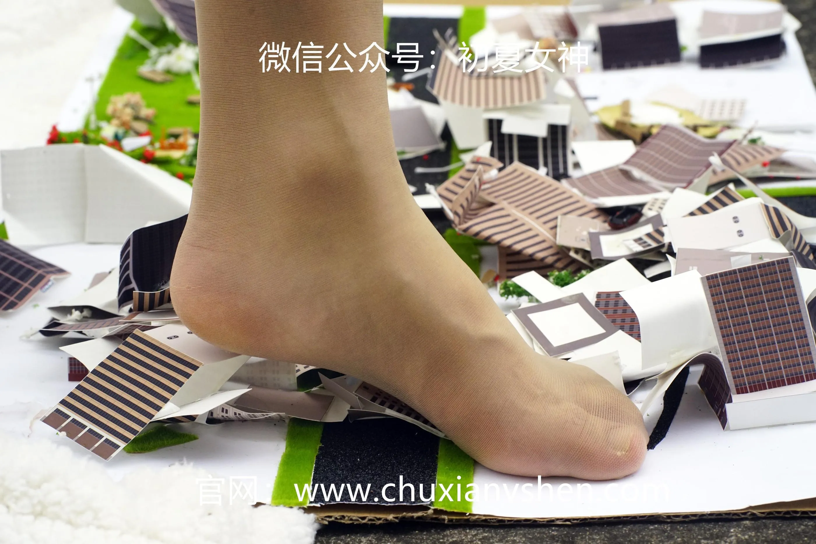 初夏女神 NO.036 点点 误入小人国 [110P]插图2